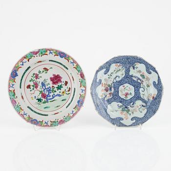 A set of 15 famille rose dinner plates, Qing dynasty, Qianlong and one Canton 19th Century.