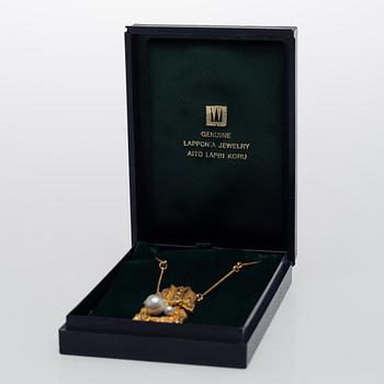 A NECKLACE, 14K gold, cultured pearls. Björn Weckström, Lapponia, Helsinki.