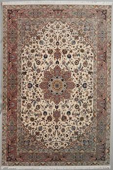 Carpet, Tabriz, 303 x 203 cm.