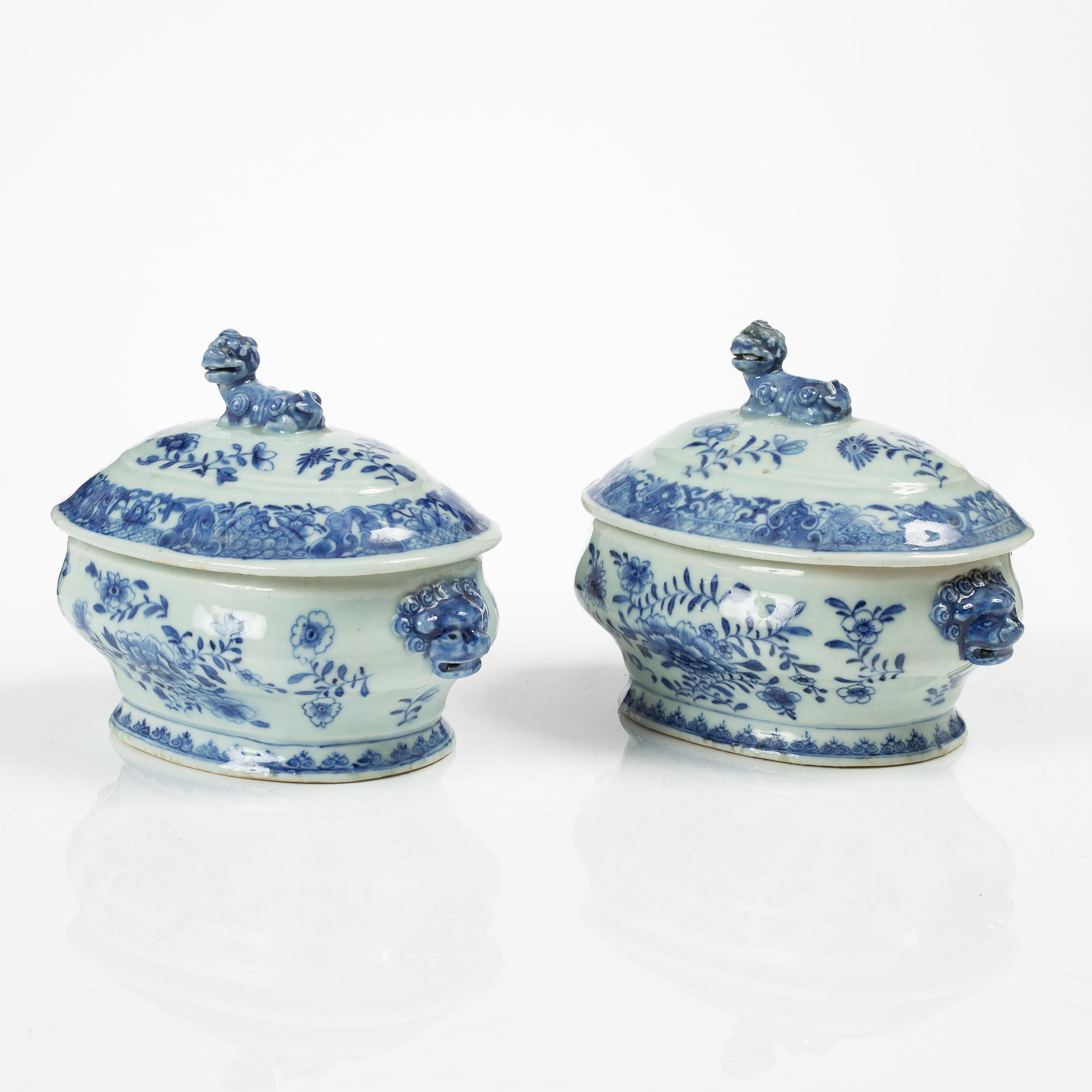 Terriner med lock, ett par, kompaniporslin, Qingdynastin, Qianlong (1736-95).