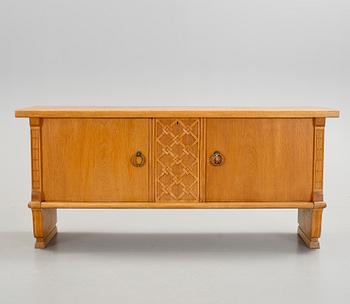 SIDEBOARD, 1900-talets första hälft.
