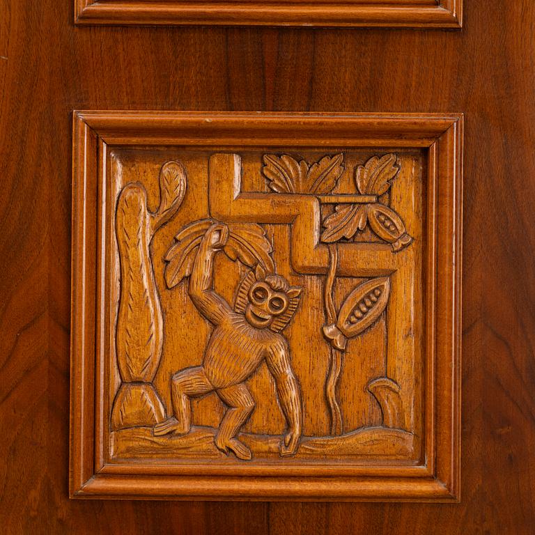 Eugen Höglund bildhuggarverkstad, skåp, Vetlanda, 1950-tal.