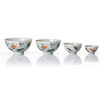 A 17 part dinner service, late Qing dynasty.