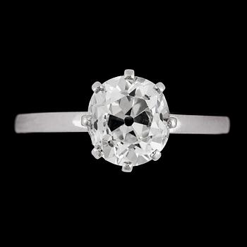 1048. An antique cut diamond ring, 1.98 cts.