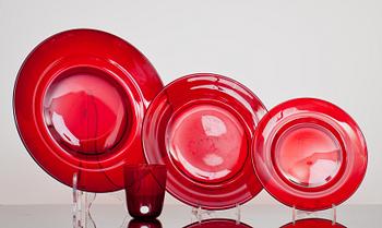 TALLRIKAR, ASSIETTER samt GLAS, 45 delar, glas, Reijmyre, bl a Monica Bratt, 1900-talets mitt/andra hälft.