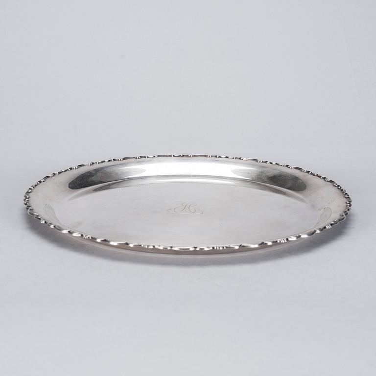 BRICKA, silver, Tavastehus 1953. Vikt 824,3 g.