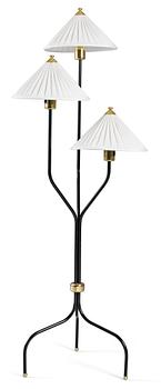 483. A Josef Frank brass and black laquered floor lamp, Svenskt Tenn, model 2599.