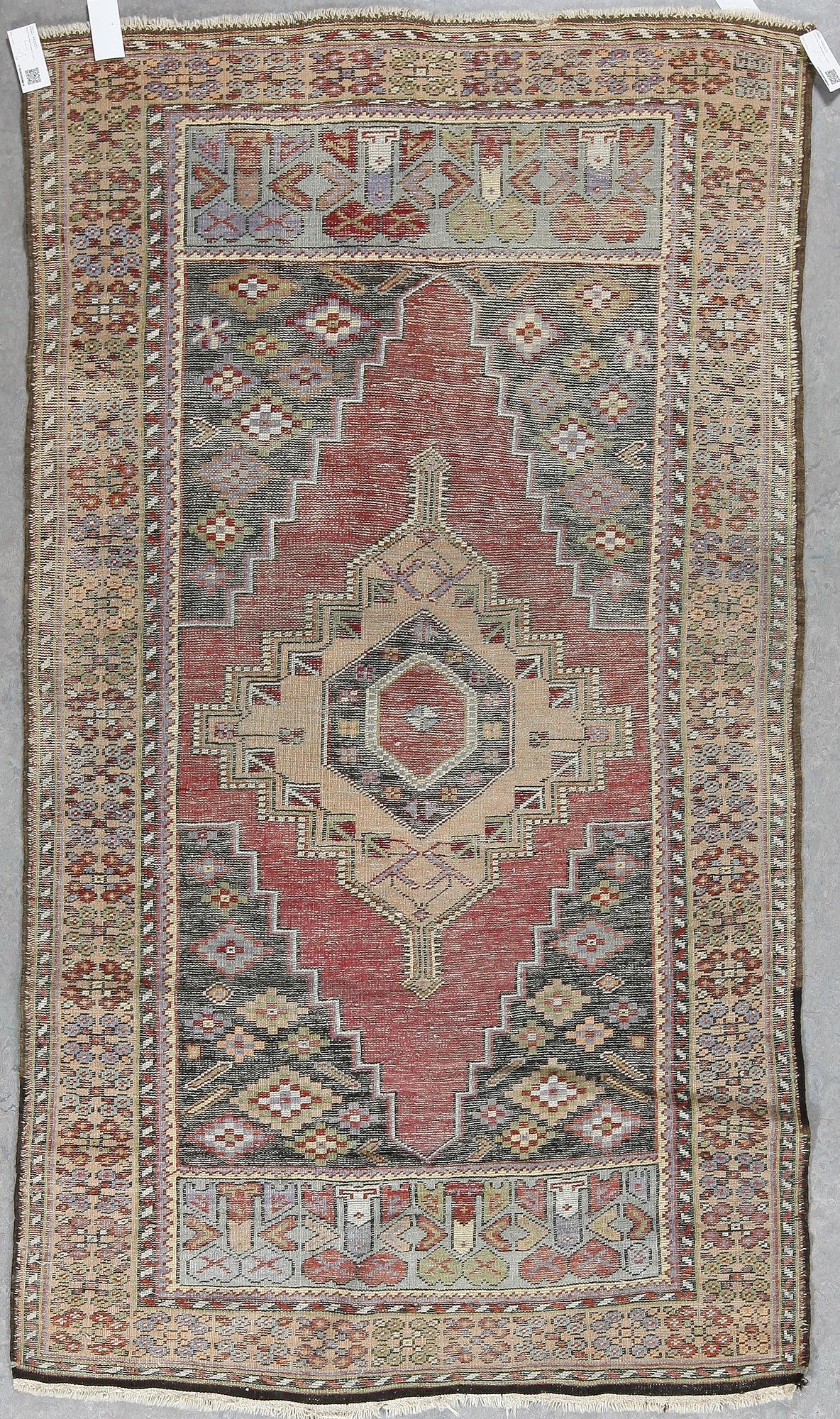 BÖNEMATTA, semiantik, Anatolien sannolikt, ca 210x119 cm.