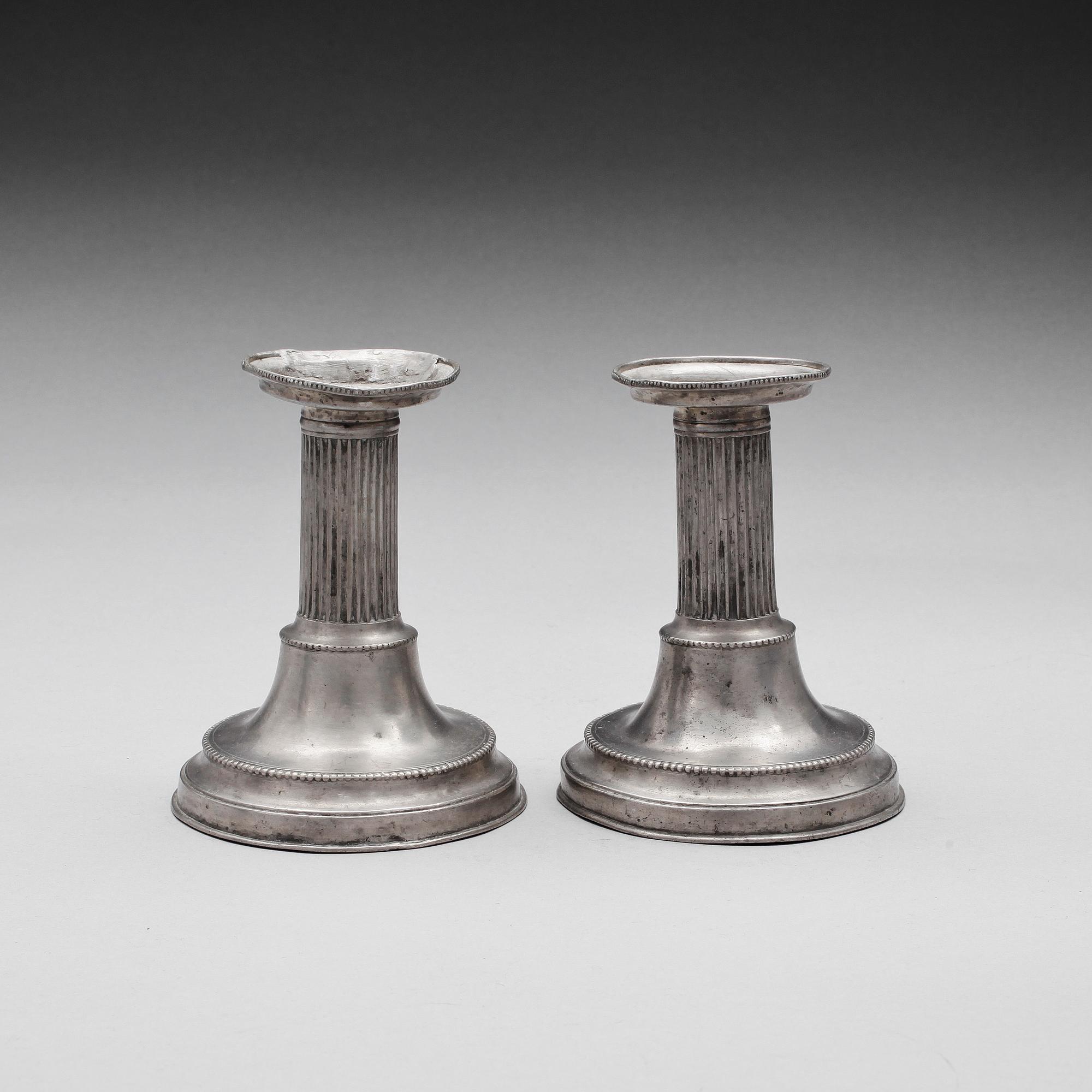 LJUSSTAKAR, ett par, sengustavianska, ostämplade, Sverige 1700/1800-tal.