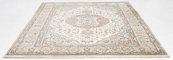 A Tabriz type carpet, c. 300 x 200 cm.