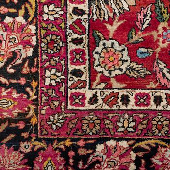 MATTO, a semi-antique Kerman Laver, ca 408,5 x 310 cm.