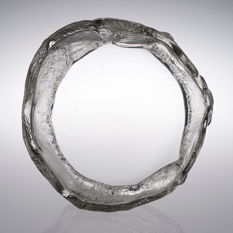 TIMO SARPANEVA, A GLASS SCULPTURE. The Finlandia-series. Signed Timo Sarpaneva -3355. 1974.