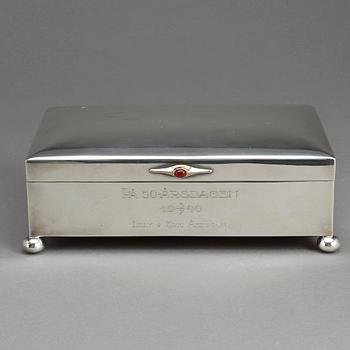 SKRIN, silver, GAB, Stockholm, 1928. Vikt inkl inredning i trä ca 926 gram.