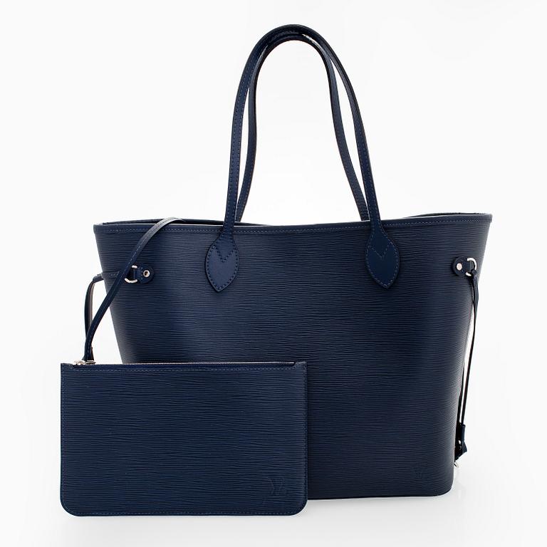 Louis Vuitton, a “Neverfull MM” bag.