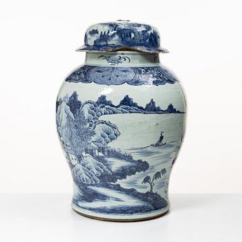 A large blue and white export porcelain urn with cover, China, Qianlong (1736-95).