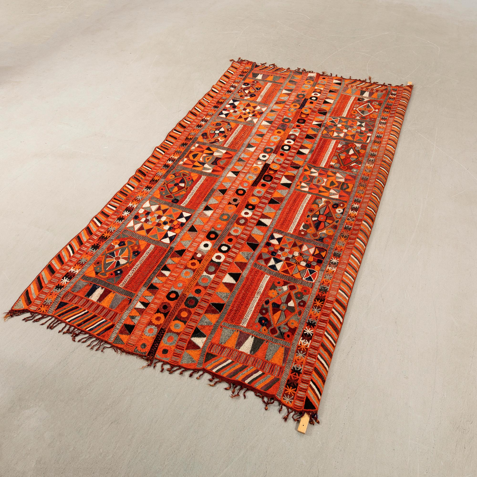 Carpet/Weaving semi-antique Iraq approx. 292x162 cm.