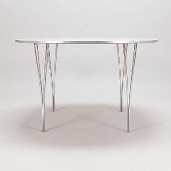 A "Superellips" dining table by Bruno Mathsson & Piet Hein for Fritz Hansen, Denmark, 1997.