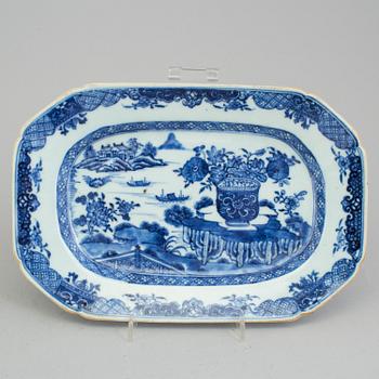 Two chinese blue and white porcelain platters. Qing dynasty, Qianlong (1736-95).