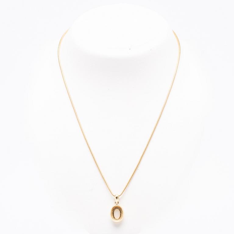 Necklace, 18k gold with opal.