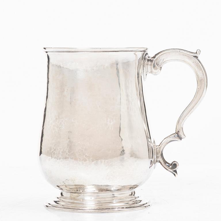 William & Robert Peaston, mugg, silver, England, London 1762.