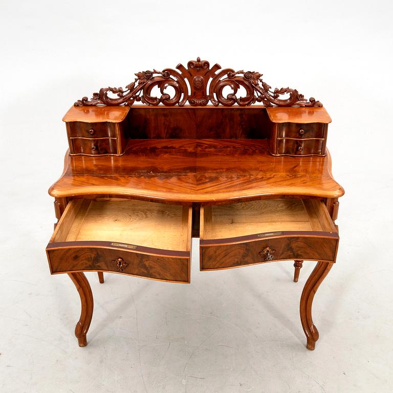 Damskrivbord samt stol nyrokoko sent 1800-tal.