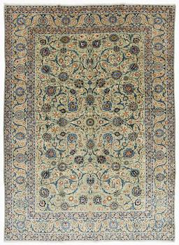 A carpet, semi-antique Najafabad, ca 420 x 306 cm.
