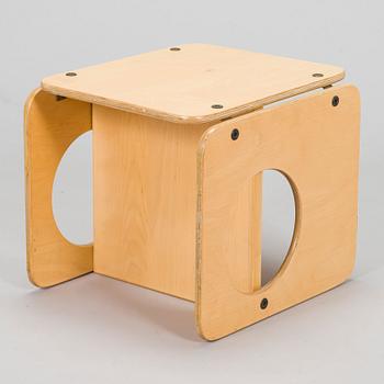 Kristian Gullichsen, children's chair, "Vanikka" for Artek, late 20th century.
