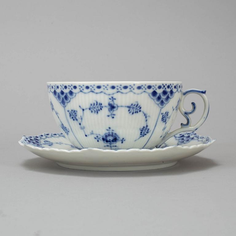 A set of six Danish Royal Copenhagen "Blu fluted full lace" pordelain teacups and saucers model 1142.