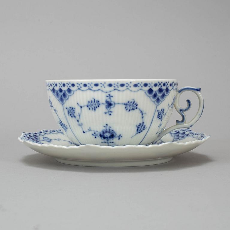 A set of six Danish Royal Copenhagen "Blu fluted full lace" pordelain teacups and saucers model 1142.