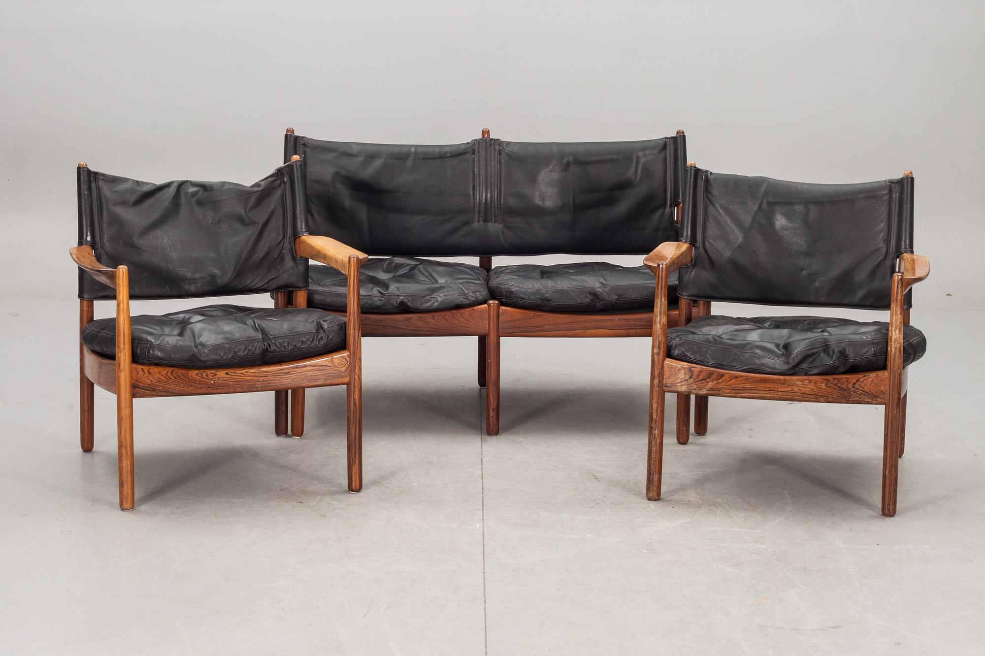 KARMSTOLAR, ett par samt SOFFA, jakaranda, Gunnar Myrstrand för Källemo. 1960-tal. CITES-intyg medföljer.