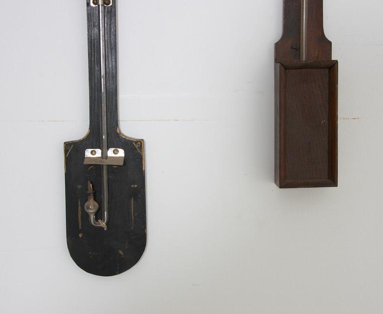 BAROMETRAR, 2 st, jugend, 1900-talets första hälft.