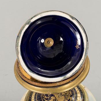 A porcelain urn, France, early 20th Century.