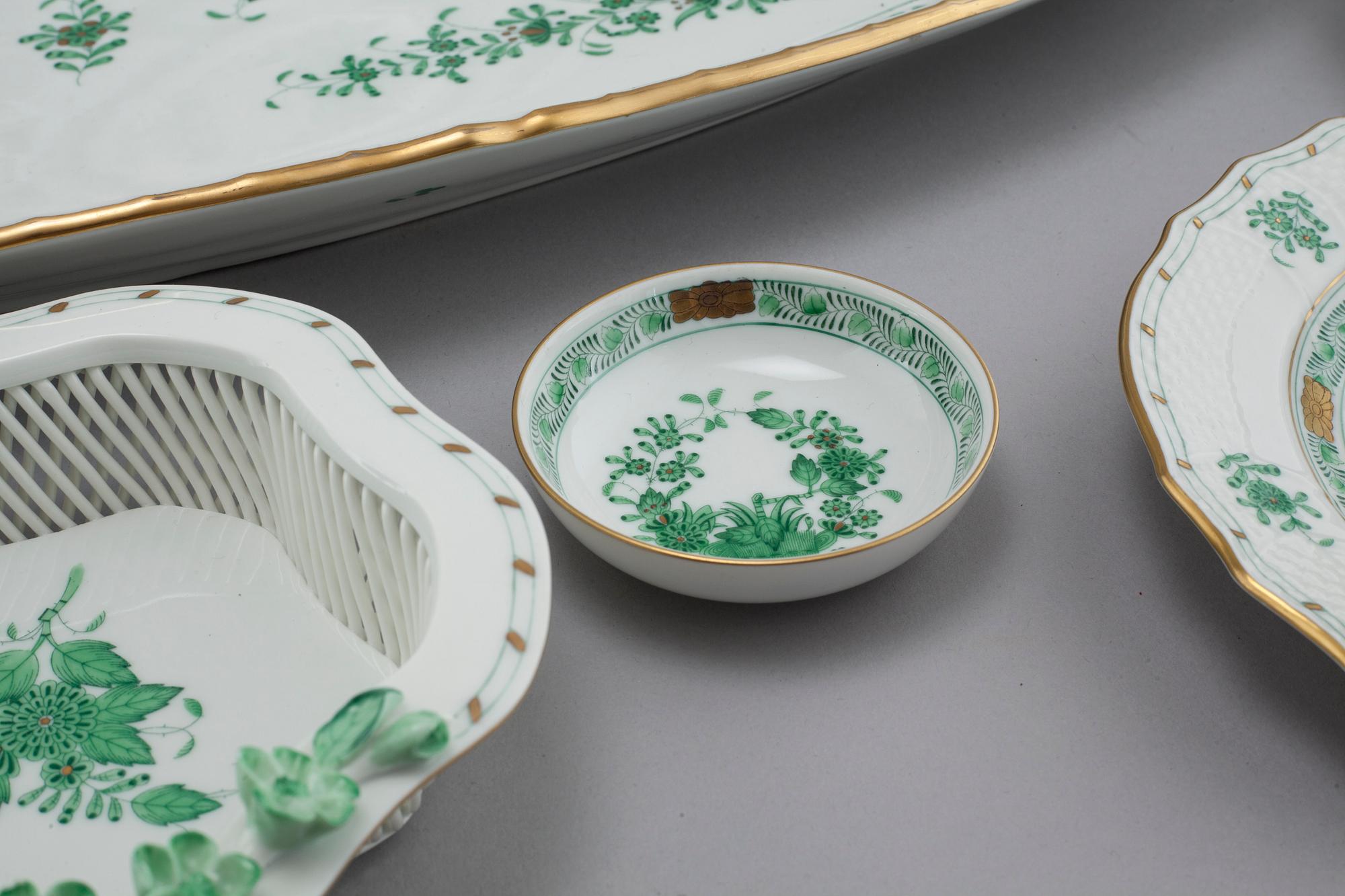 48 pieces of porcelain tableware from Herend, model "Indian Basket", 20th century.