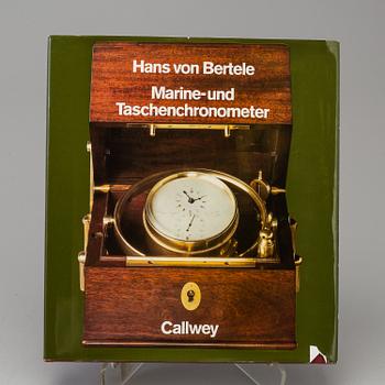 A set of 5 watch books.