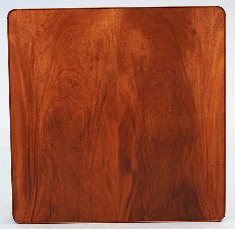 SOFFBORD, "Diplomat", Josef Frank, Firma Svenskt Tenn. Modell 2073.