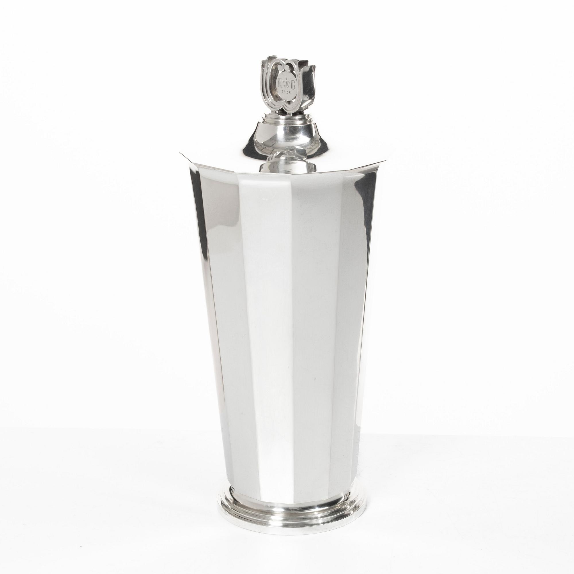 Atelier Borgila, A lidded sterling silver goblet, Stockholm 1951.