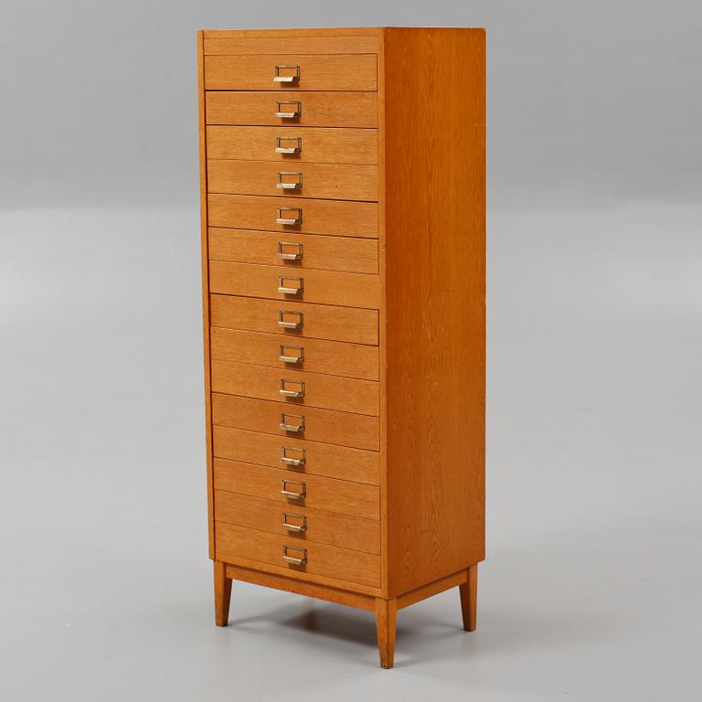 ARKIVSKÅP, 1900-talets tredje kvartal.