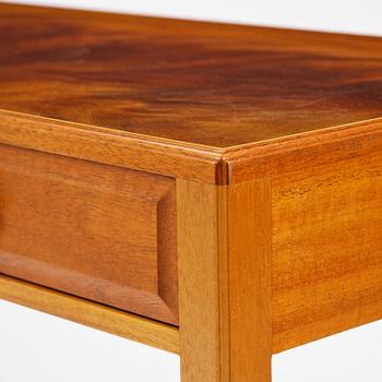 Josef Frank, sideboard, modell 821, Firma Svenskt Tenn, efter 1985.