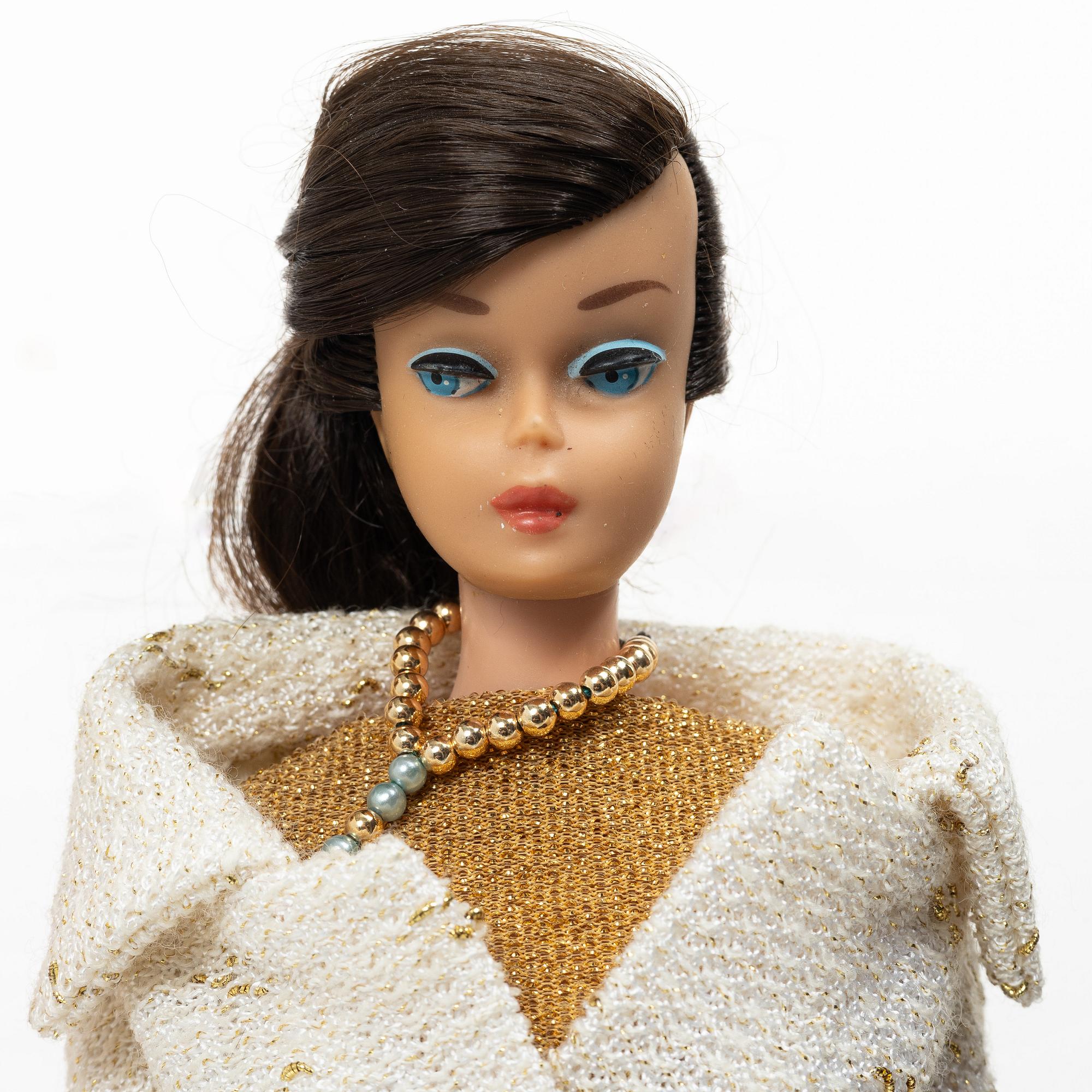 Barbiedockor, 3 st, samt kläder och accessoarer, Mattel, 1960-tal.