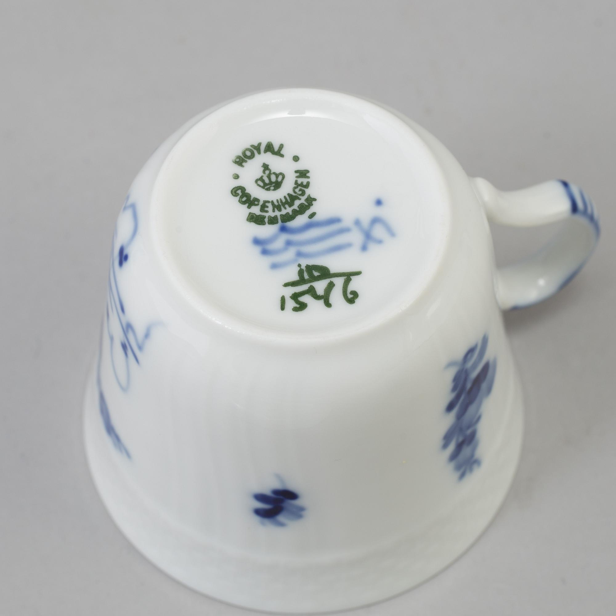 ROYAL COPENHAGEN, a 28 piece "Blå blomst" porcelain coffee service, Denmark.