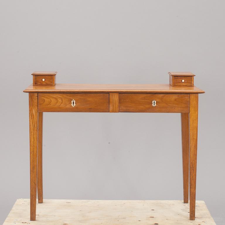 SKRIVBORD, alm. Omkring 1900.
