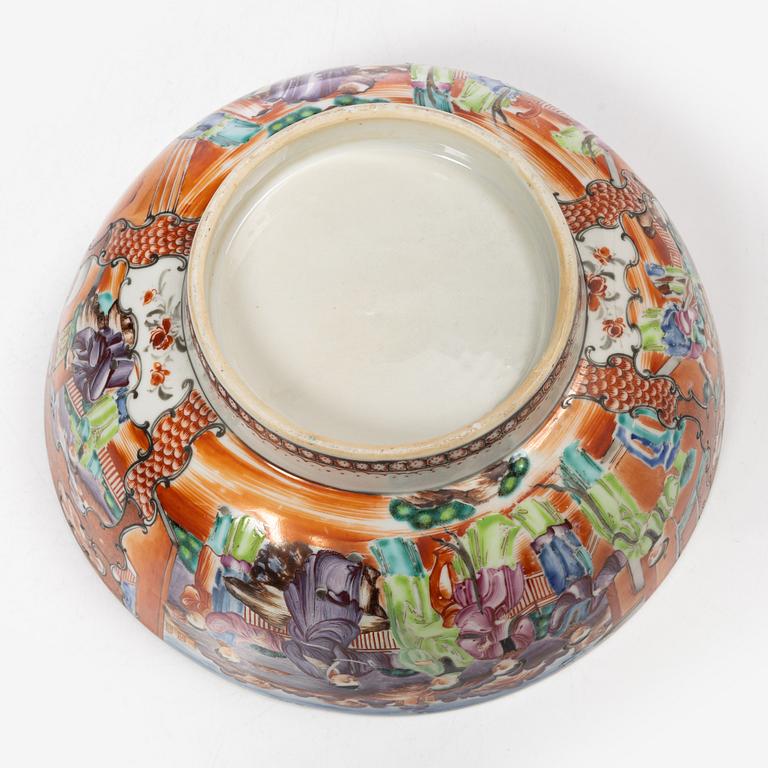 Bålskål, mandarinporslin, Kina, Qianlong (1736-95).