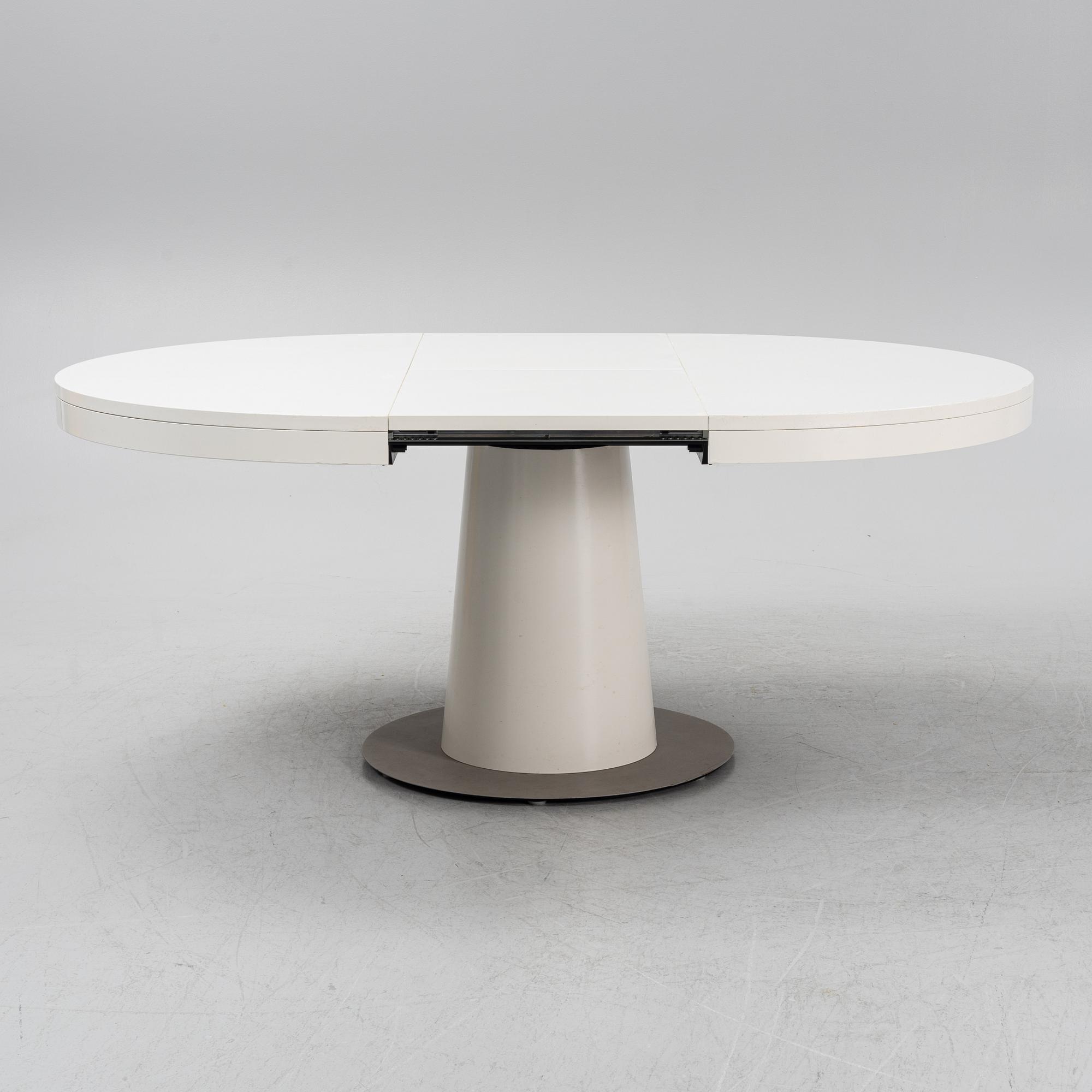 Morten Georgsen, matbord, "Granada", Bo Concept.