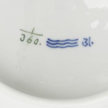 Royal Copenhagen, a 'Musselmalet' porcelain tureen with cover, Royal Copenhagen, Denmark, 1889-1922.