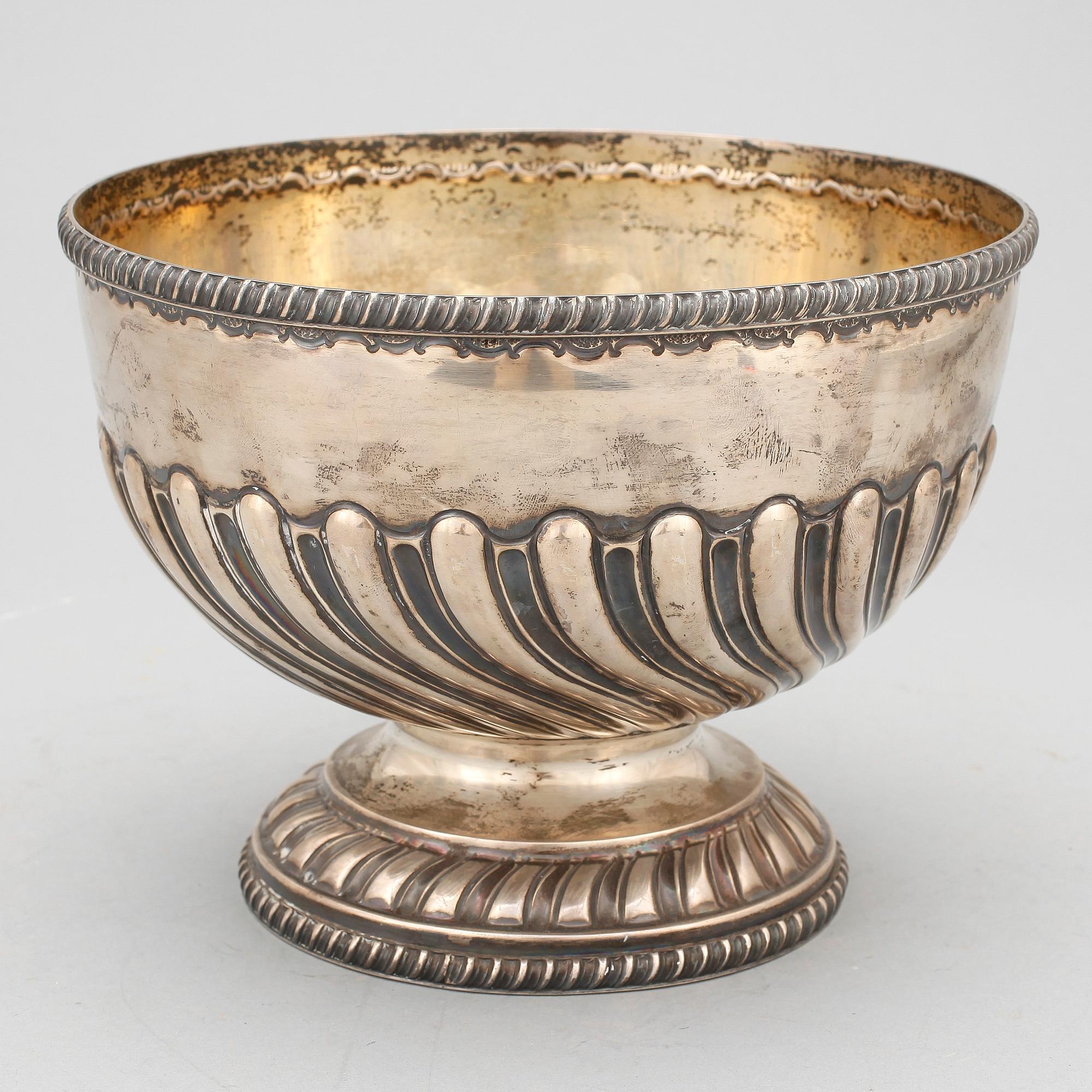 SKÅL, silver, Sheffield 1899. Vikt ca 536 gram.