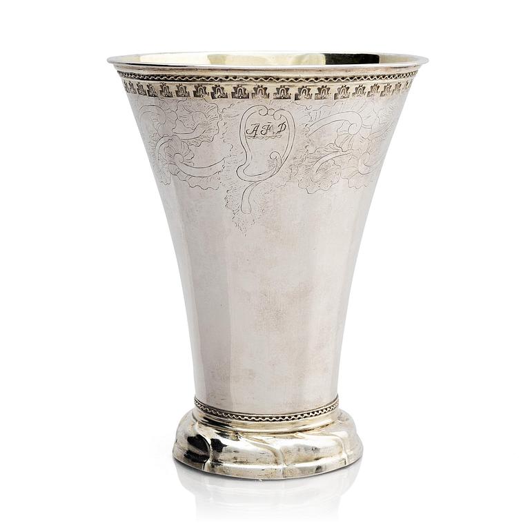 Carl Fahlberg, bägare, delvis förgyllt silver, Uppsala 1760. Rokoko.