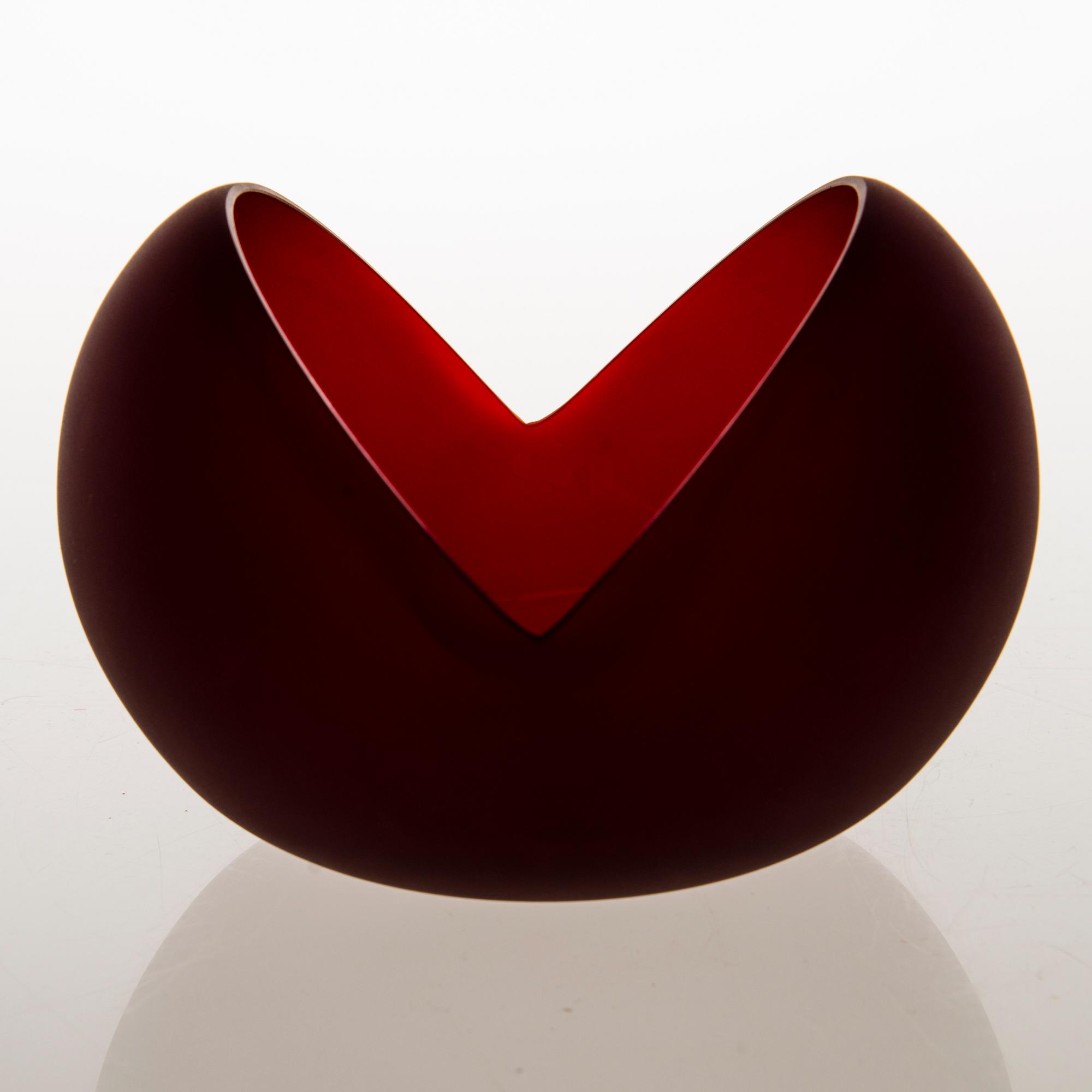 OIVA TOIKKA, a 'Luola' (Cave) glass sculpture signed Oiva Toikka Iittala 2010 24/50.