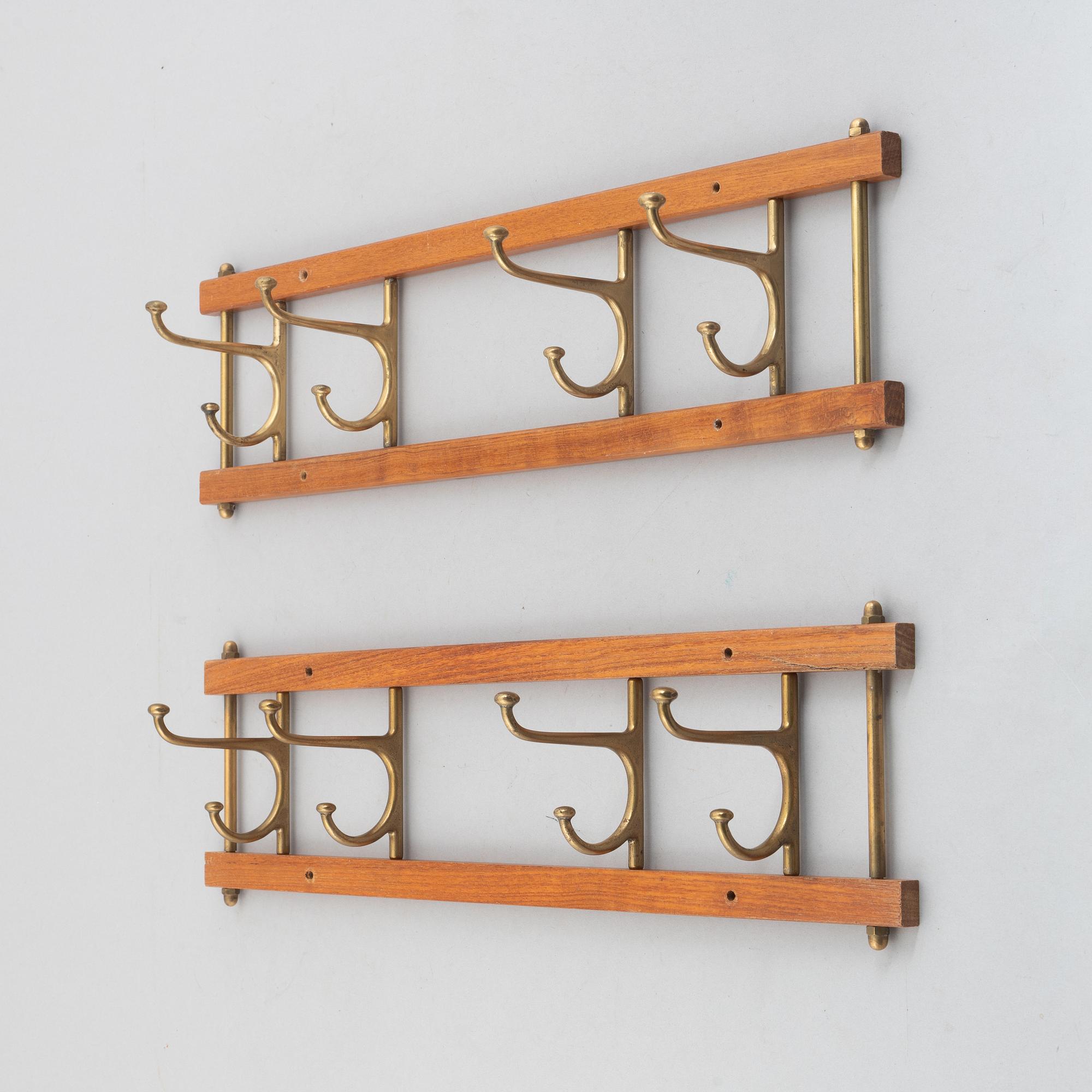 Klädhängare, ett par, "Dekorativ", Skoglunds metallgjuteri, Anderstorp, 1950-/60-tal.