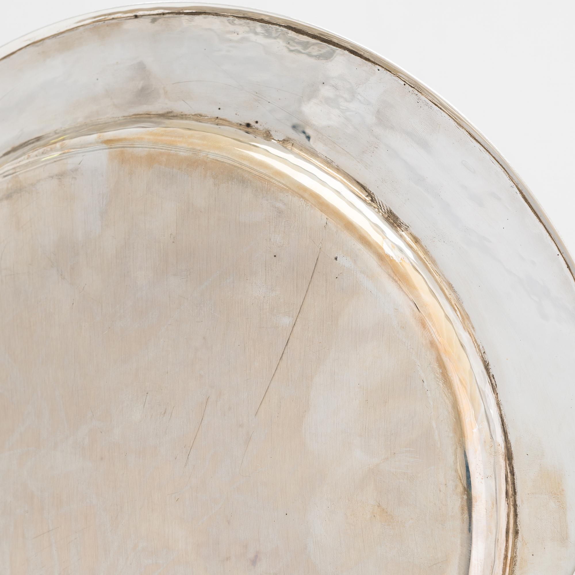 Pekka Piekäinen, bricka, sterlingsilver, för J.A. Tarkiainen, London 1996.