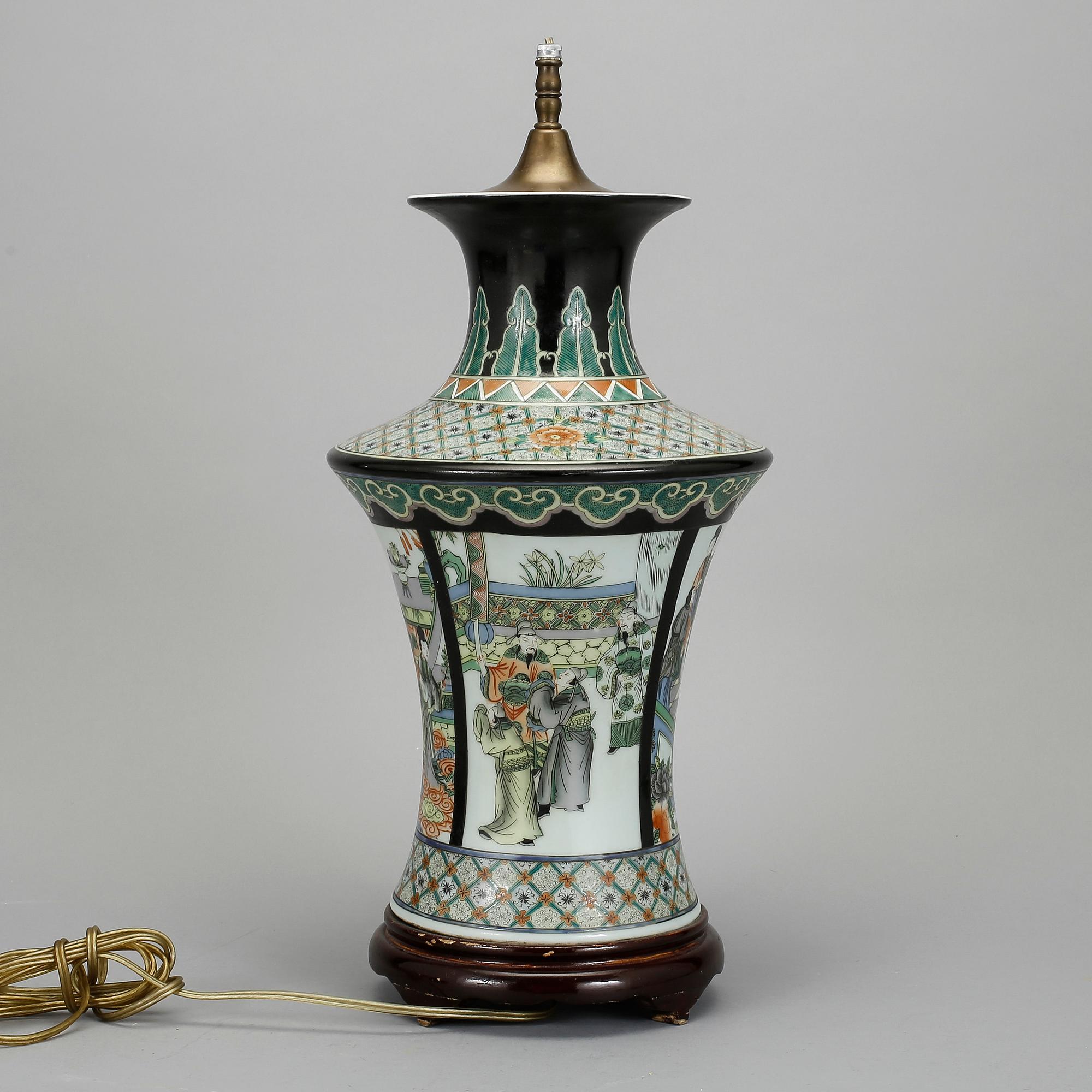 VAS/BORDSLAMPA, porslin, Kina, 1900-tal.